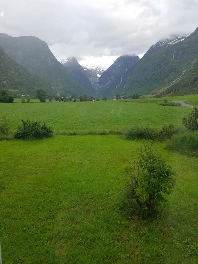 Glacier And Waterfall View Briksdalsbre Kültér fotó
