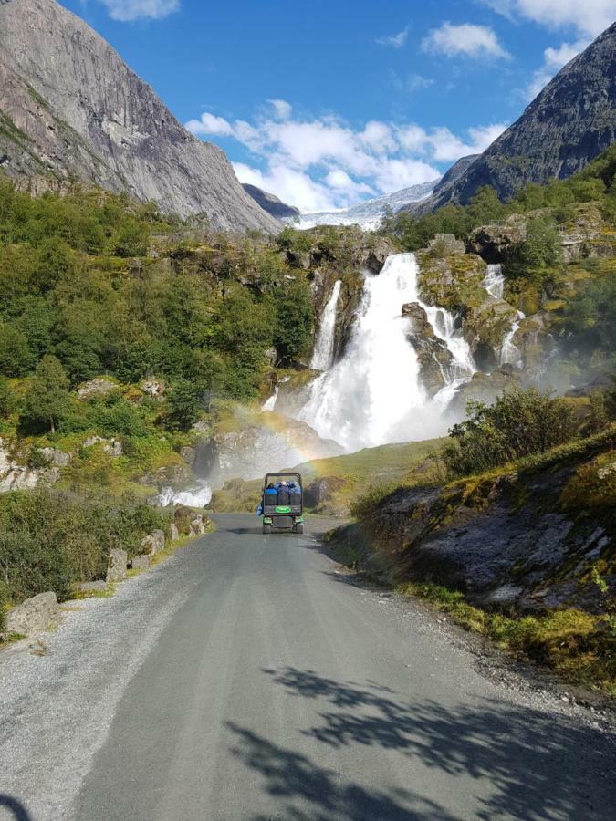 Glacier And Waterfall View Briksdalsbre Kültér fotó